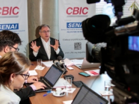 O presidente da CBIC, José Carlos Martins, em coletiva à imprensa (Foto: PH Freitas)
